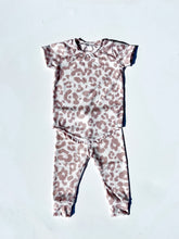 Load image into Gallery viewer, Curved Hem Lounge Set - Pink Leopard
